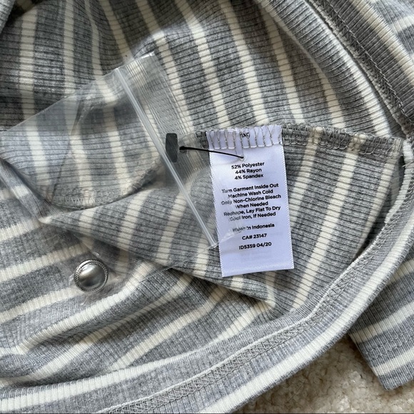 NWT Talbots Gray White Stripped Ribbed Knit Puff Sleeve Turtleneck Women’s Small - Picture 6 of 8